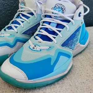 Kawhi Leonard New Balance Christmas Edition